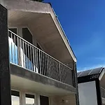 Semesterbostad Mim *
